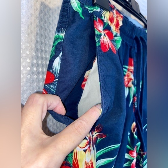 2/49$ Men’s VANS‎ Navy Blue & Tropical 100% cotton elastic waist shorts size XL - Picture 5 of 12